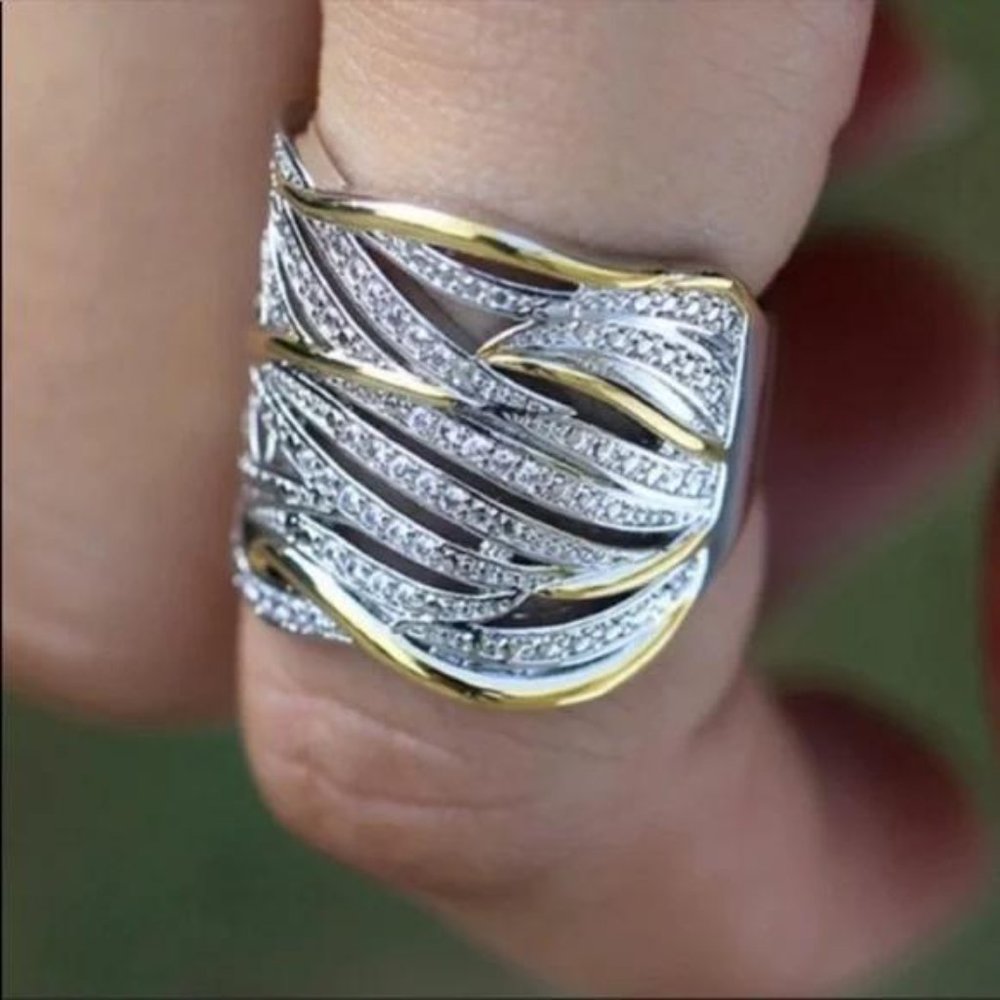 NEW TWO TONE 925 STERLING SILVER DIAMOND RING, BEAUTIFUL RING, SHINY RING. - Picture 2 of 6
